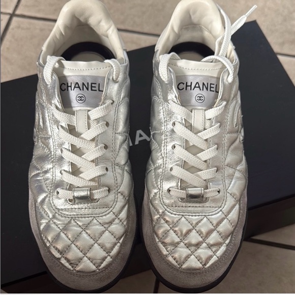 CHANEL Metallic Silver Quilted Sneakers - Picture 1 of 6